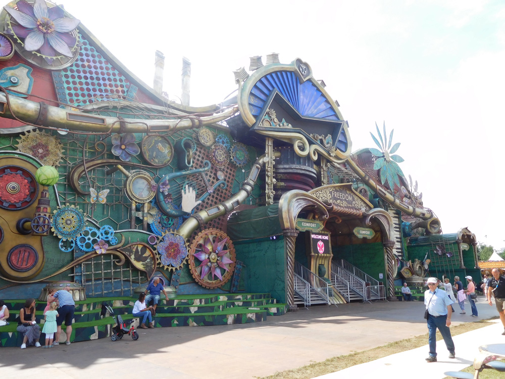 tomorrowland (3)